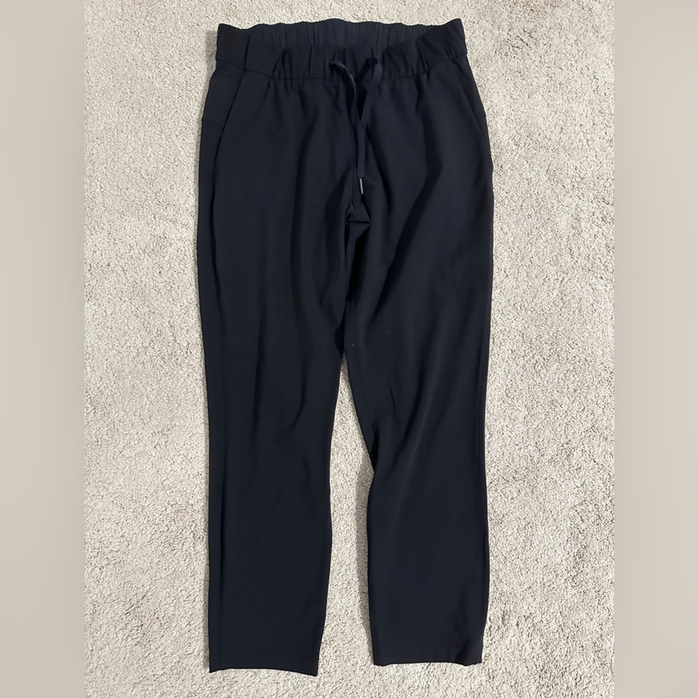 lululemon athletica Black cropped Pants